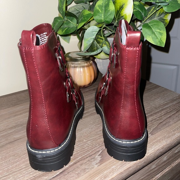 Woman’s SO faux leather combat boot ( NEVER WORN ) - Picture 5 of 14